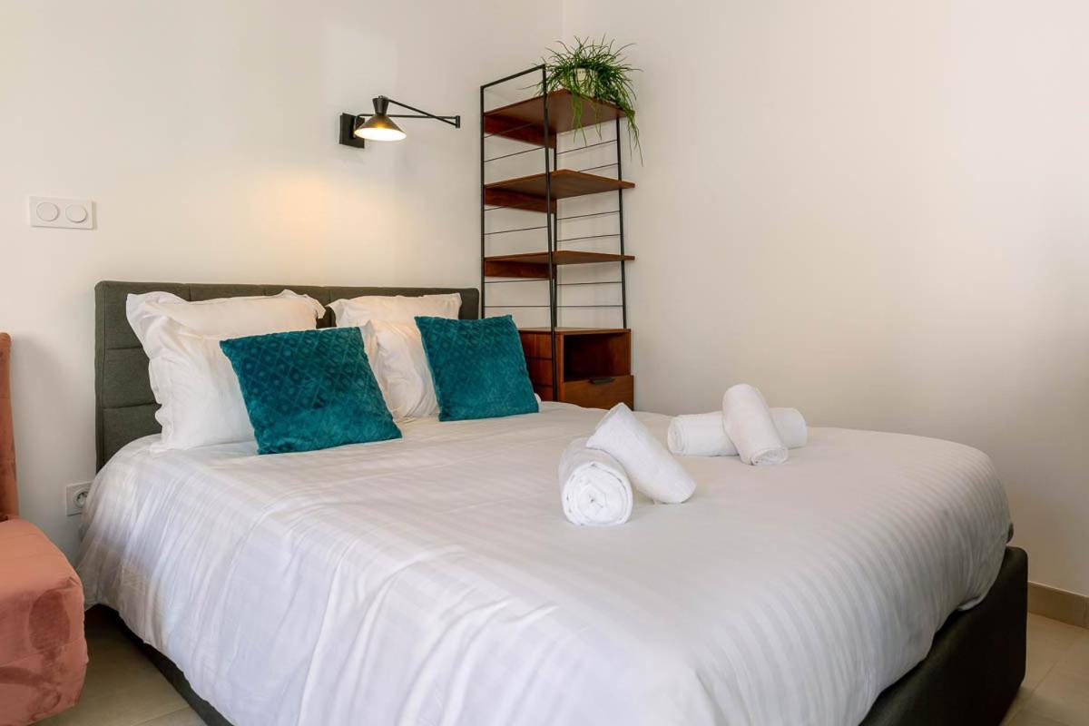Provence Au Coeur Appart Hotels Forcalquier Exterior photo