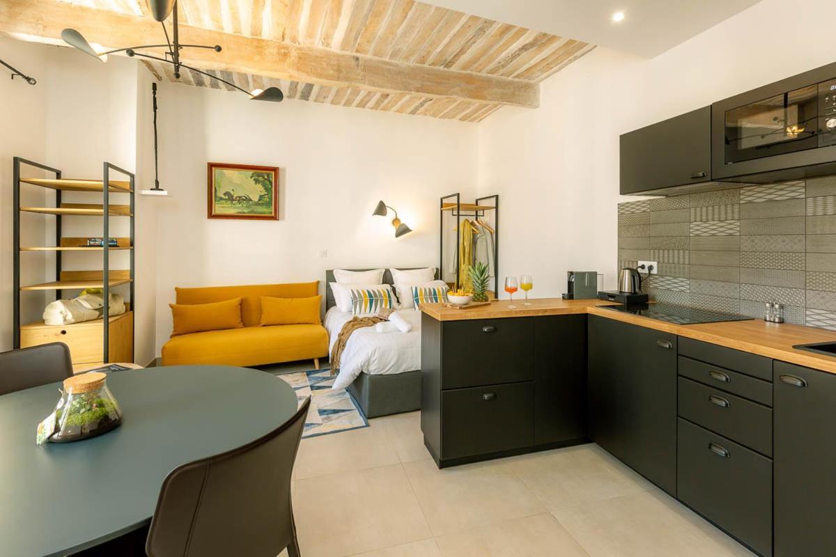 Provence Au Coeur Appart Hotels Forcalquier Room photo
